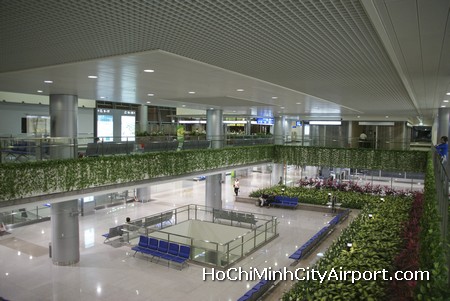 how to get Ho Chi Minh city from SGN airport