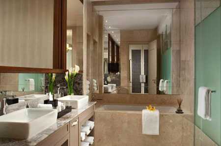 Equarius Hotel Bathroom