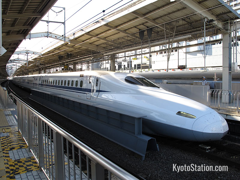 traveling-from-kyoto-to-tokyo-kyoto-station